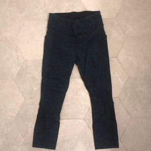 lululemon crop legging with pockets
